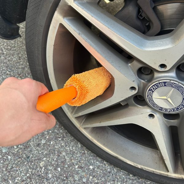 Brosse pour entretien des jantes